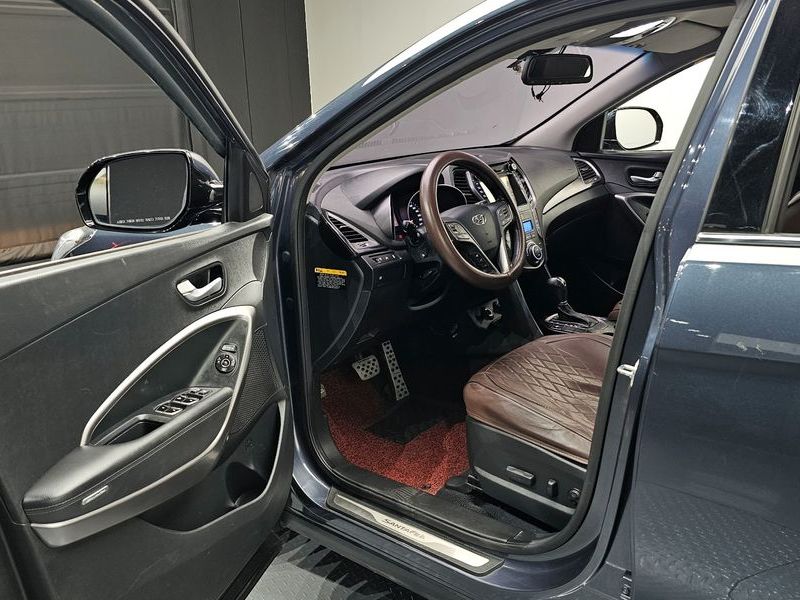 2015 Hyundai Santa Fe Diesel(e-VGT) 2.0 2WD Premium photo 10