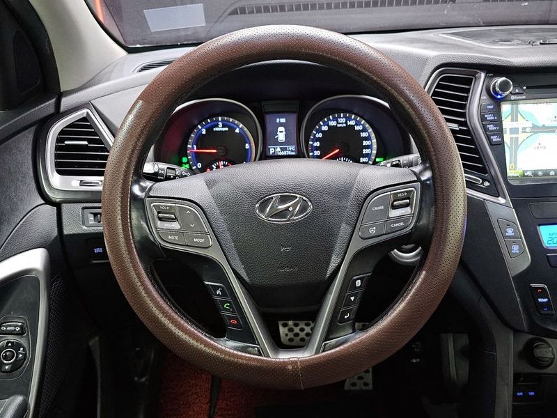 2015 Hyundai Santa Fe Diesel(e-VGT) 2.0 2WD Premium photo 13