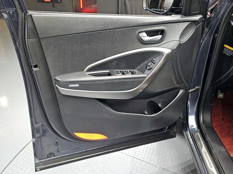 2015 Hyundai Santa Fe Diesel(e-VGT) 2.0 2WD Premium photo 24