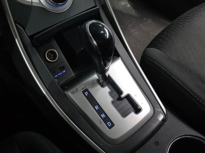 2012 Hyundai Avante M16 GDI Luxury photo 9