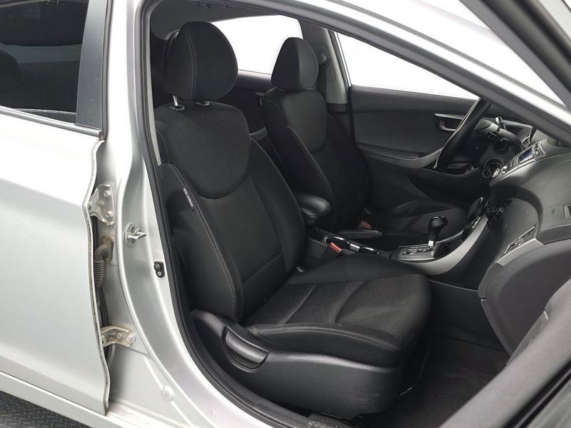 2012 Hyundai Avante M16 GDI Luxury photo 12