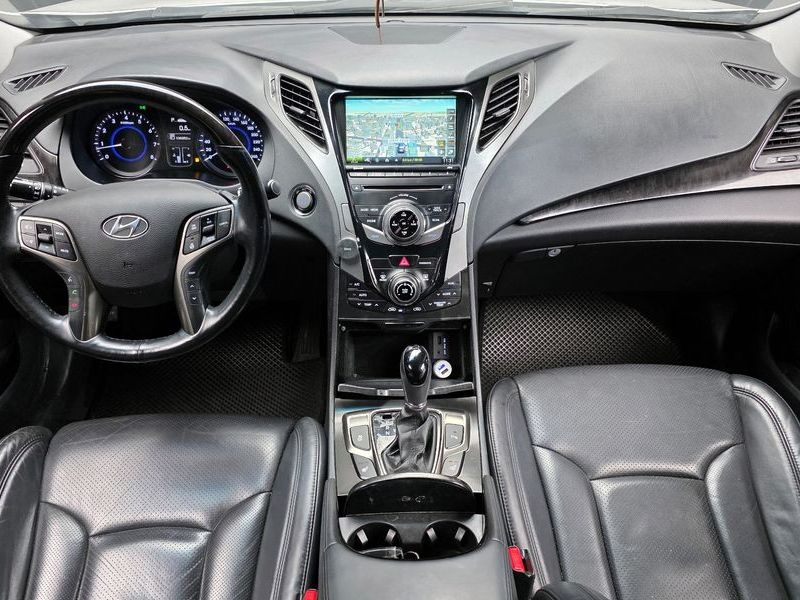 2014 Hyundai Grandeur HG240 Modern photo 7