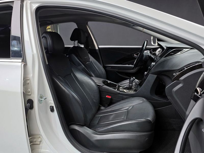 2014 Hyundai Grandeur HG240 Modern photo 10