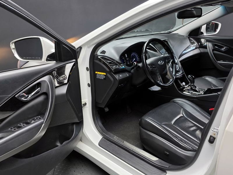 2014 Hyundai Grandeur HG240 Modern photo 11