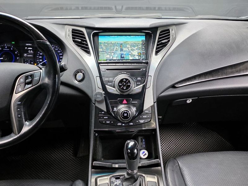 2014 Hyundai Grandeur HG240 Modern photo 14