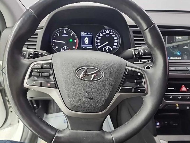 2016 Hyundai Avante 1.6 e-VGT SMART photo 9