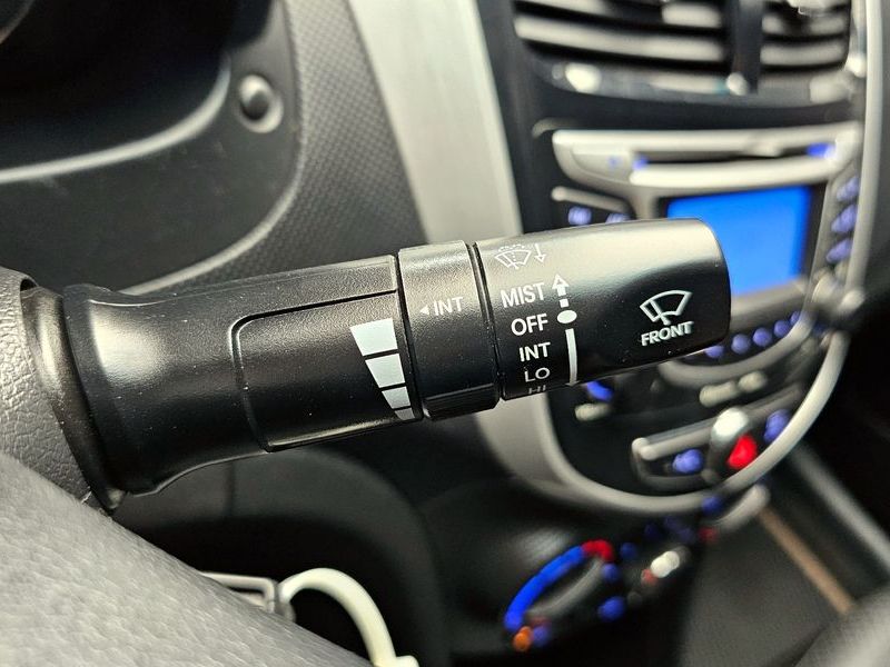 2012 Hyundai Accent Diesel 1.6 VGT Premier photo 17
