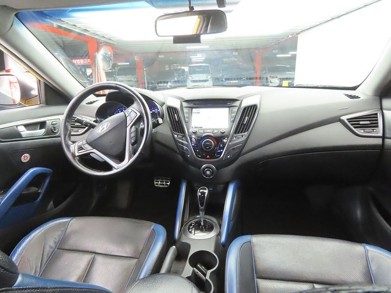 2014 Hyundai Veloster Turbo D Spec photo 7