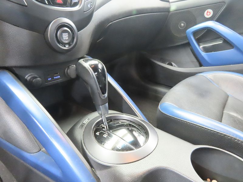 2014 Hyundai Veloster Turbo D Spec photo 11