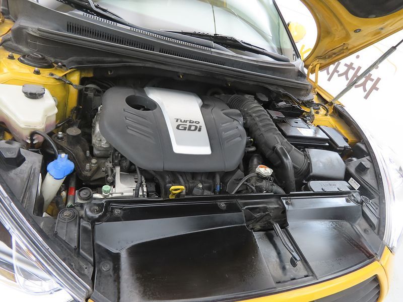 2014 Hyundai Veloster Turbo D Spec photo 19