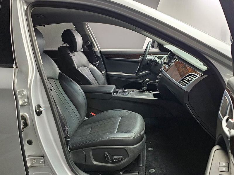 2016 Hyundai Genesis G330 Premium AWD photo 10