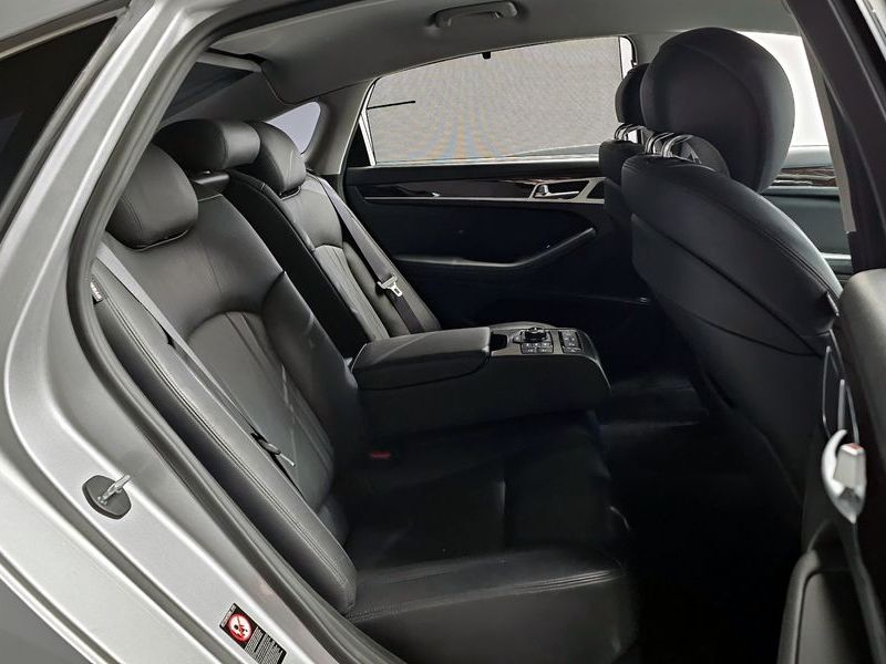 2016 Hyundai Genesis G330 Premium AWD photo 12