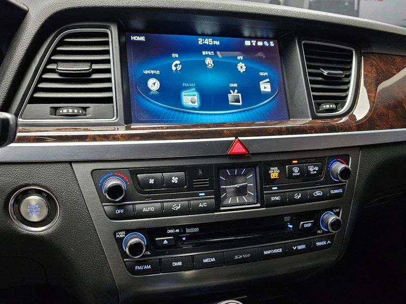 2016 Hyundai Genesis G330 Premium AWD photo 14