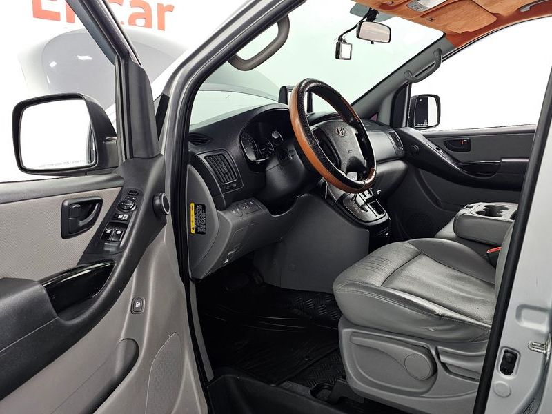 2017 Hyundai 그랜드 스타렉스 3-Seater VAN Smart photo 11