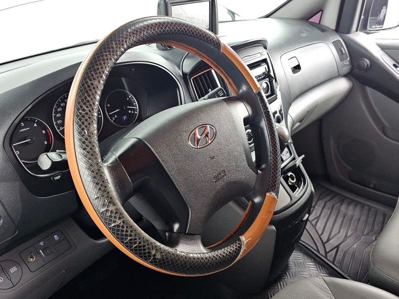 2017 Hyundai 그랜드 스타렉스 3-Seater VAN Smart photo 12