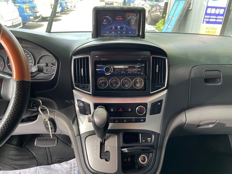 2017 Hyundai 그랜드 스타렉스 3-Seater VAN Smart photo 13