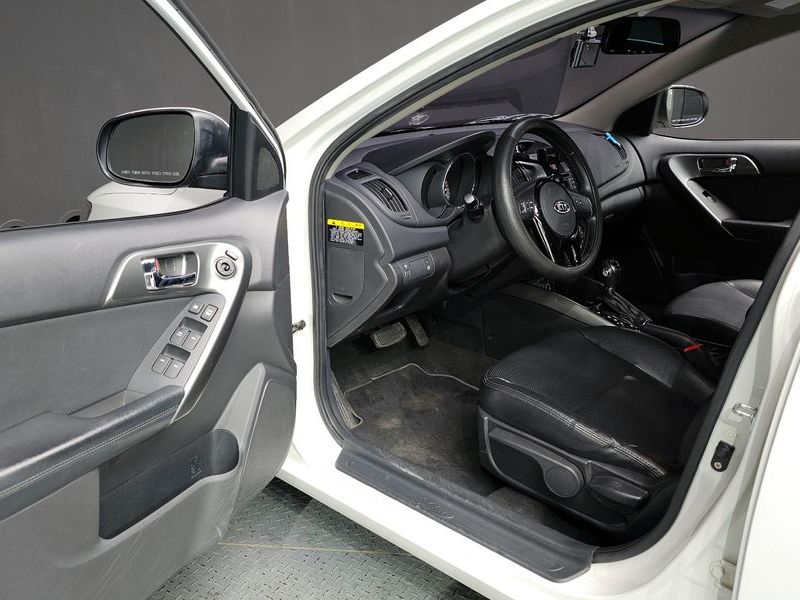 2013 Kia 포르테 1.6 GDI Luxury Standard photo 10