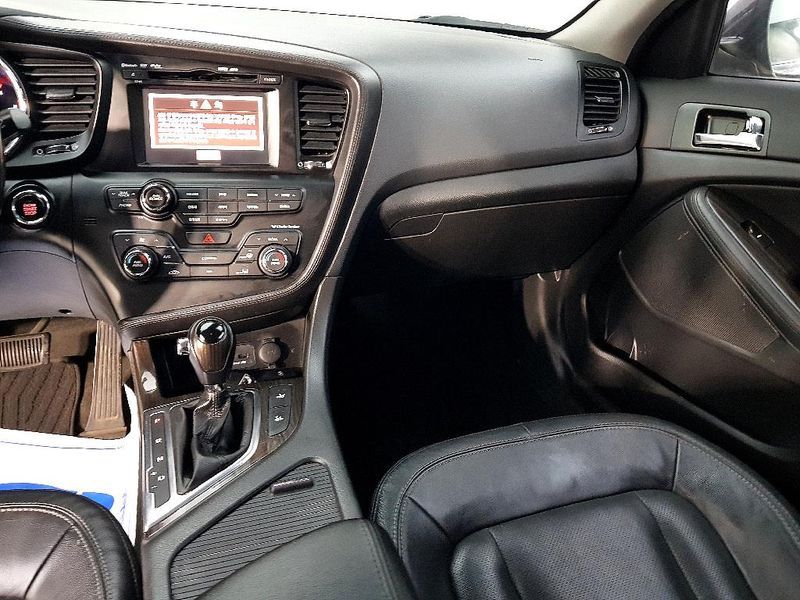 2013 Kia K5 2.0 Prestige Standard photo 10