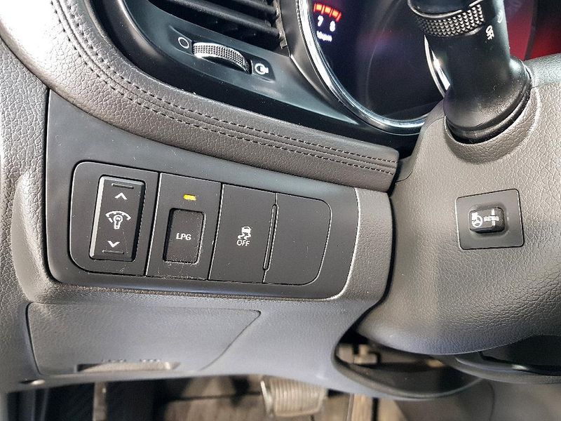 2013 Kia K5 2.0 Prestige Standard photo 12