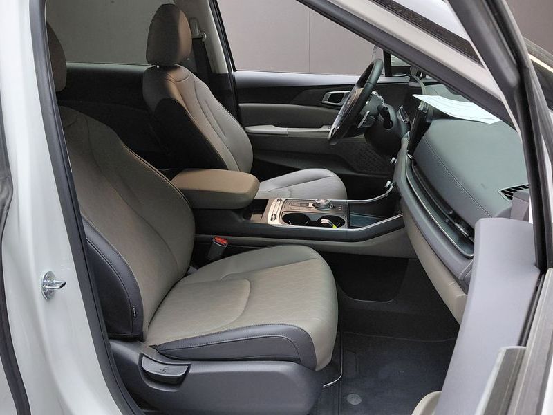 2024 Kia Carnival Gasoline 9-Seater Prestige photo 12