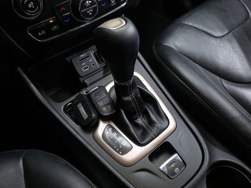 2014 Jeep Cherokee 3.2 2WD photo 9