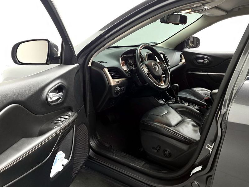 2014 Jeep Cherokee 3.2 2WD photo 10