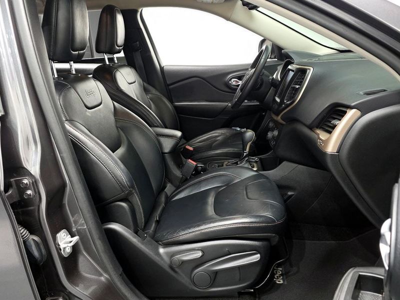 2014 Jeep Cherokee 3.2 2WD photo 11