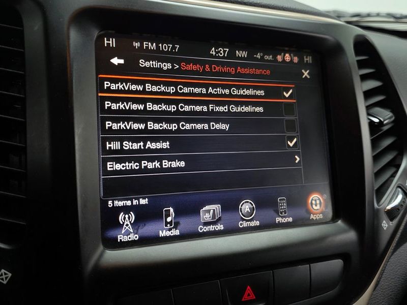 2014 Jeep Cherokee 3.2 2WD photo 16