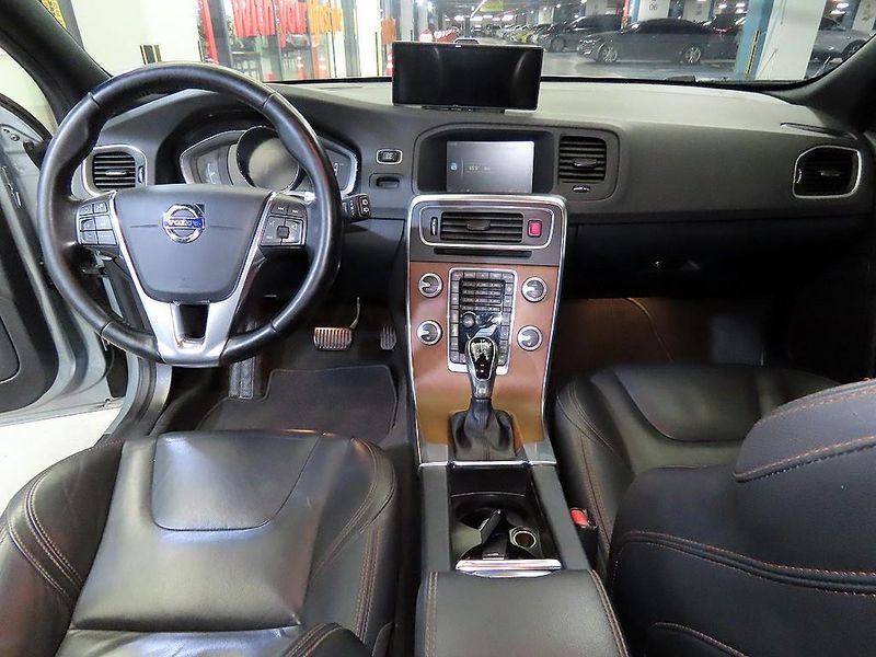 2016 Volvo V60 D4 photo 10