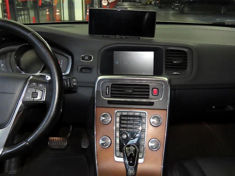 2016 Volvo V60 D4 photo 11