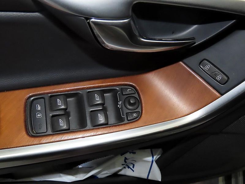 2016 Volvo V60 D4 photo 13