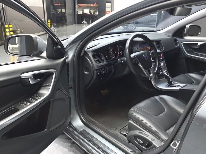 2017 Volvo V60 D3 1st photo 10