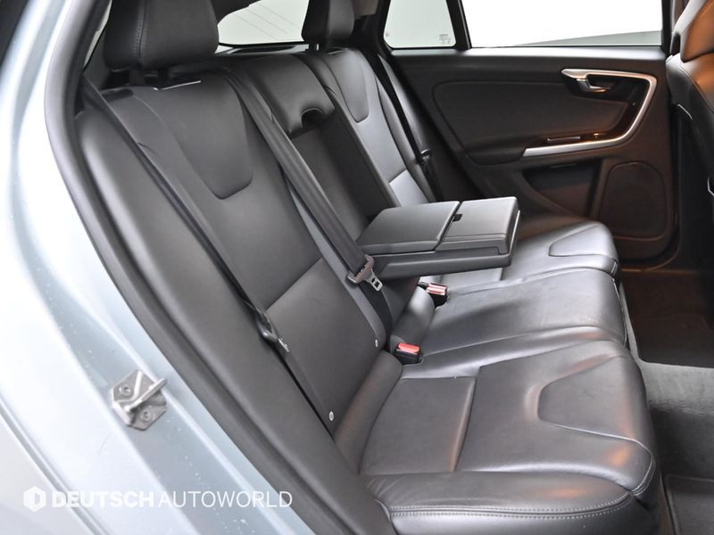 2018 Volvo V60 D4 1st photo 12