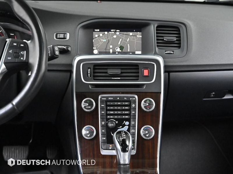 2018 Volvo V60 D4 1st photo 14