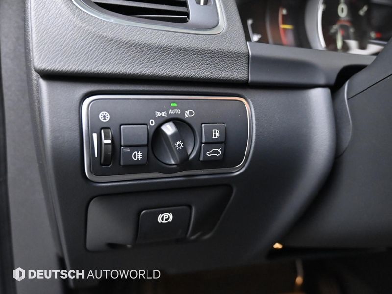 2018 Volvo V60 D4 1st photo 17