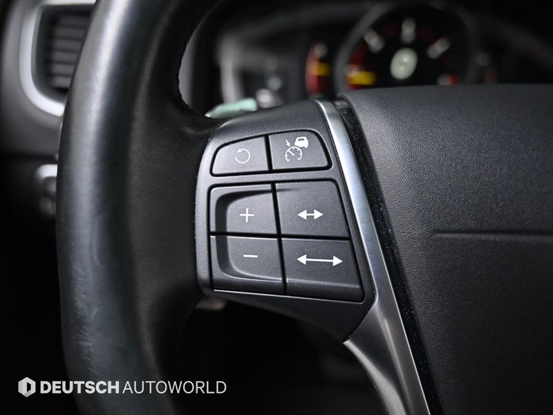 2018 Volvo V60 D4 1st photo 18