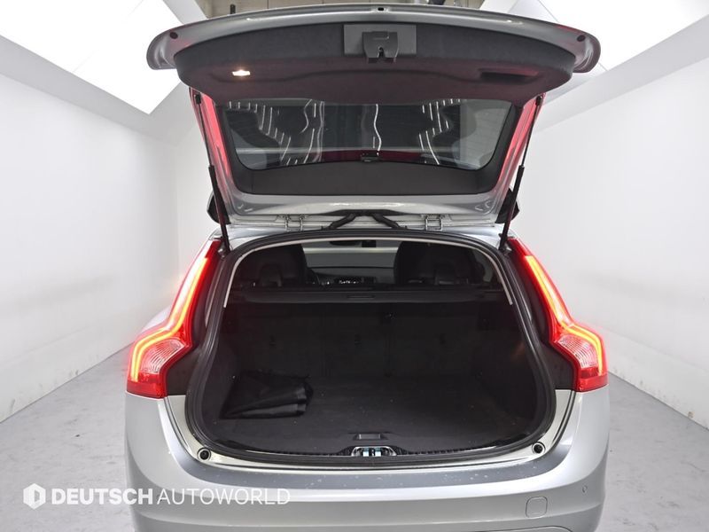 2018 Volvo V60 D4 1st photo 20