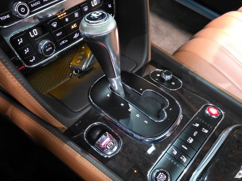2016 Bentley Flying Spur 4.0 photo 9