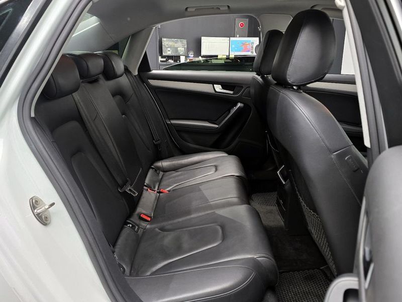 2013 Audi A4 2.0 TDI Quattro Dynamic B8 photo 13