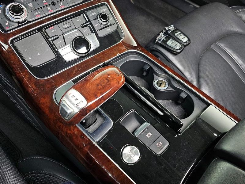 2012 Audi A8 4.2 FSI Quattro LWB D4 photo 9