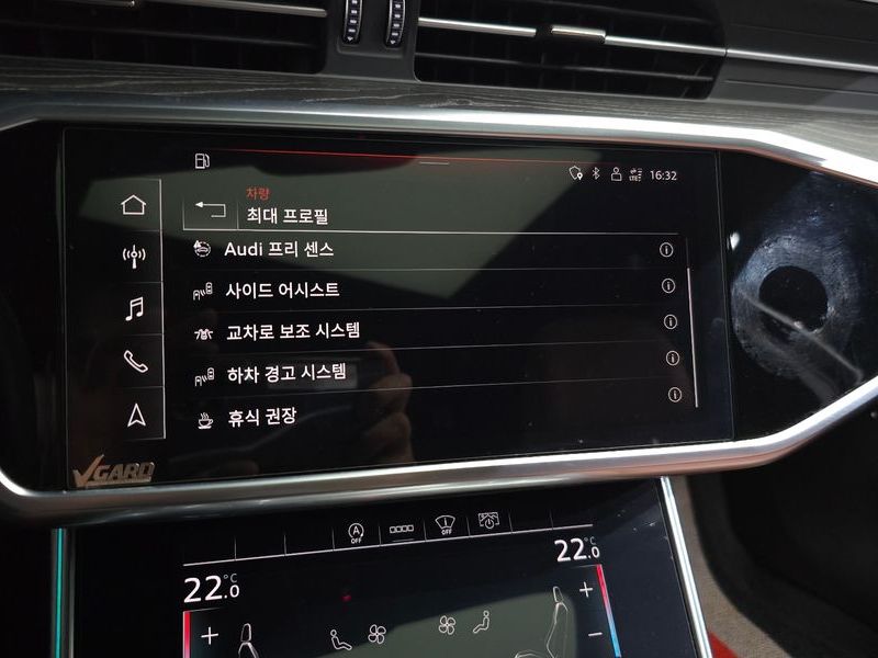 2021 Audi A6 45 TFSI Quattro Premium photo 18
