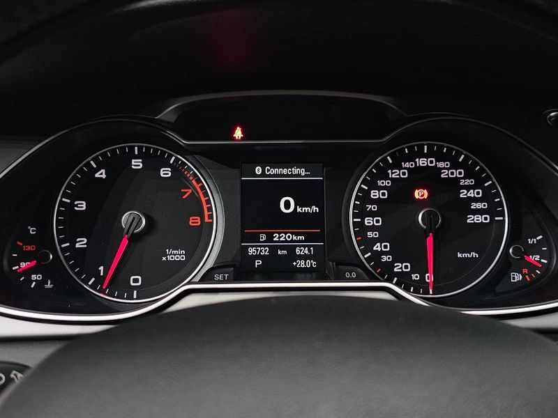 2014 Audi A4 2.0 TFSI Quattro Dynamic B8 photo 8