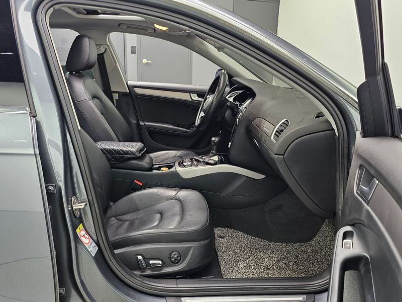 2014 Audi A4 2.0 TFSI Quattro Dynamic B8 photo 12