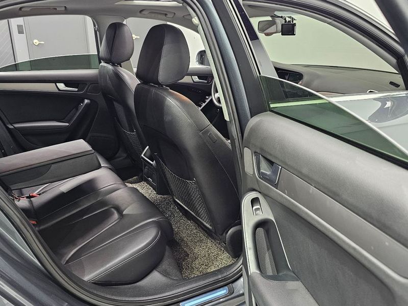 2014 Audi A4 2.0 TFSI Quattro Dynamic B8 photo 13