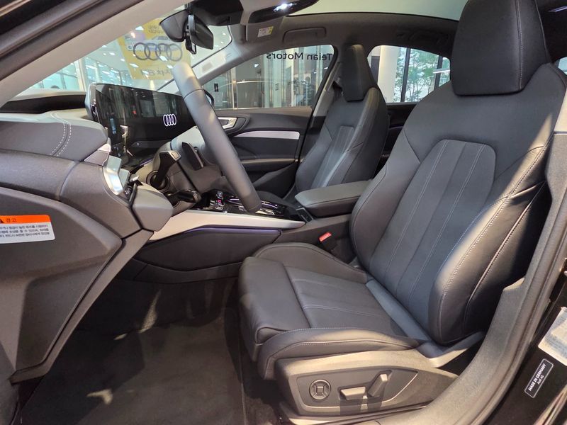2025 Audi A5 40 TFSI Quattro Advanced photo 10