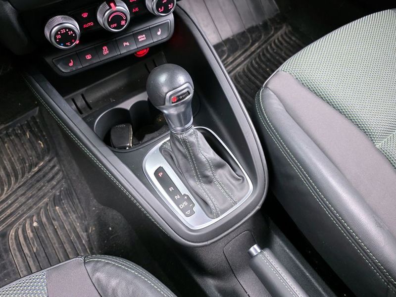 2015 Audi A1 30 TDI Design Edition Sporback photo 9