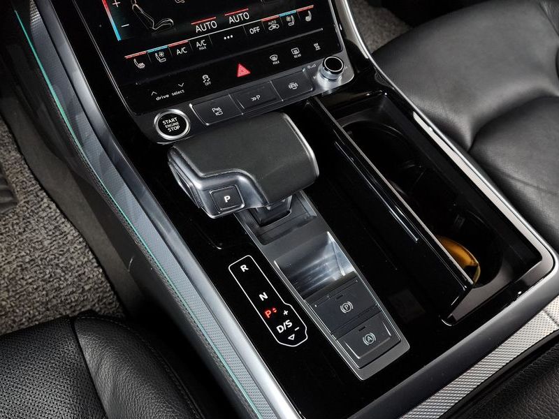 2021 Audi Q8 45 TDI Quattro Premium photo 9