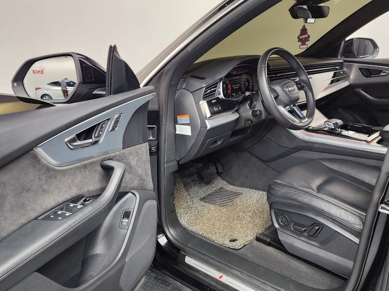 2021 Audi Q8 45 TDI Quattro Premium photo 10