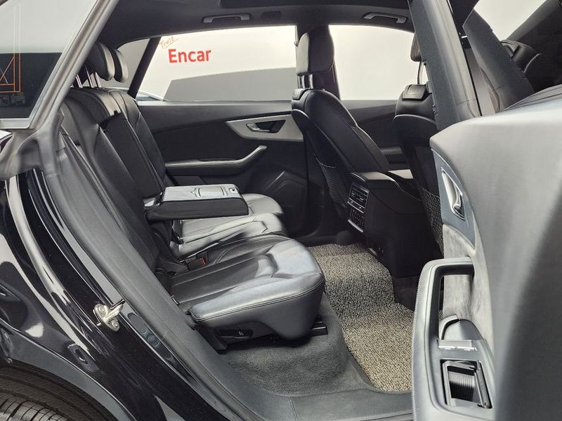 2021 Audi Q8 45 TDI Quattro Premium photo 12