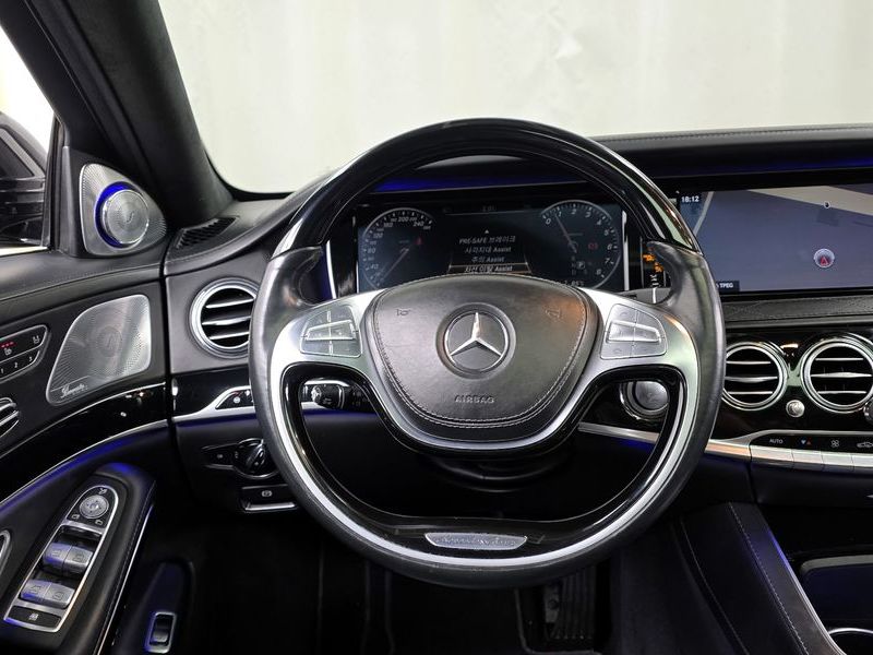 2015 Mercedes-Benz S-Class Maybach S500 photo 13
